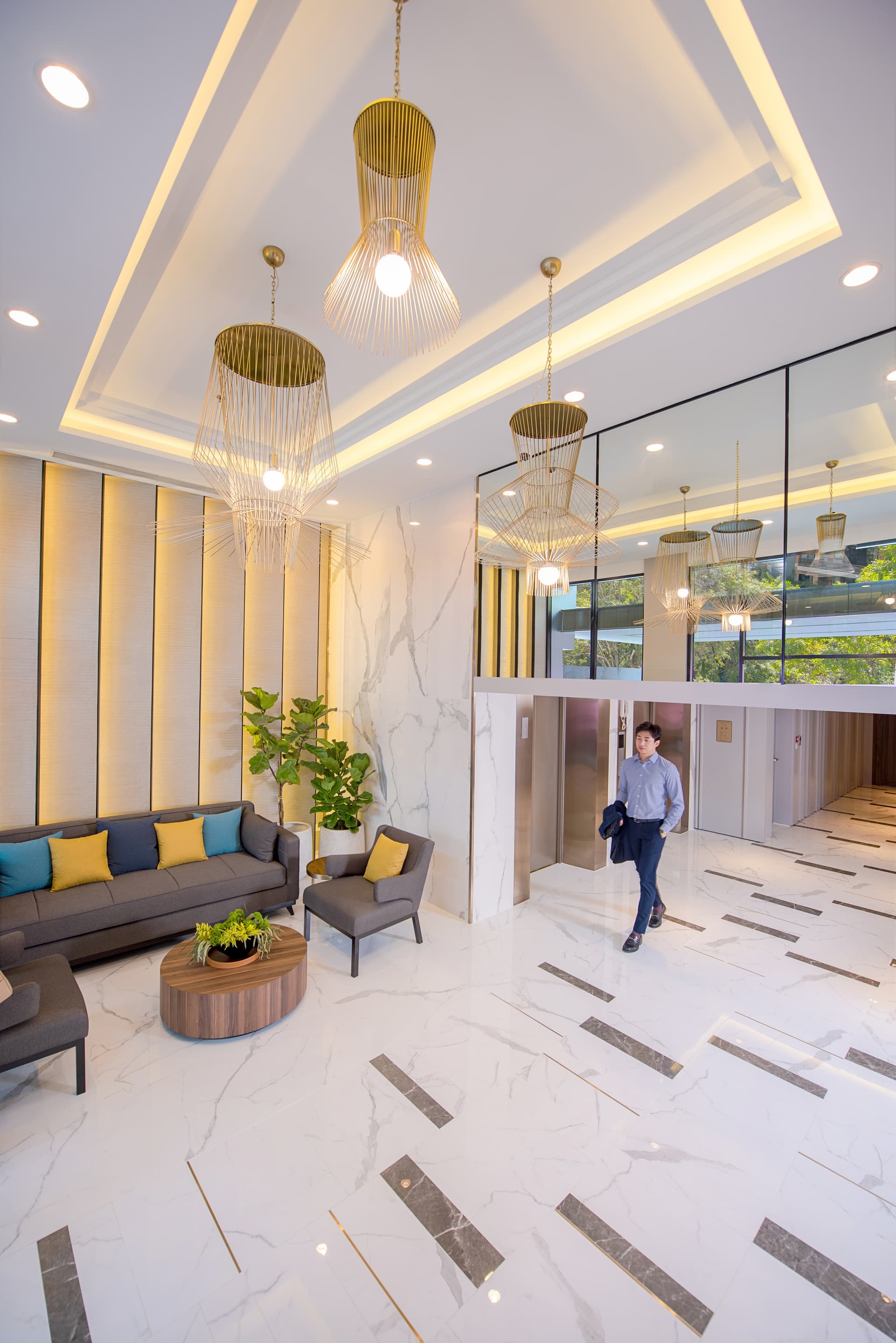 Grand lobby reception at Amanta Hotel & Residence Sathorn Bangkok