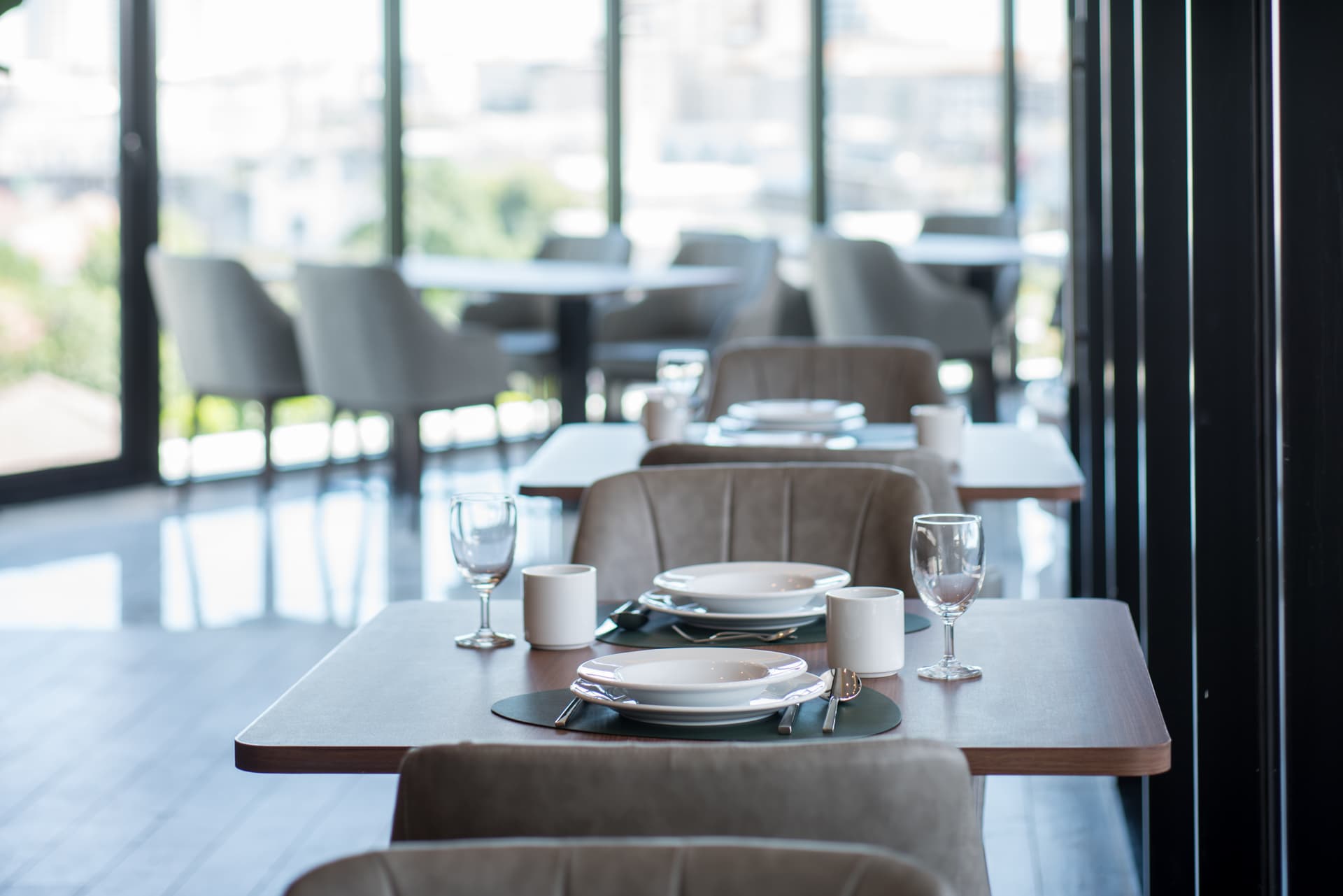 Restaurant overlooking Bangkok skyline at Amanta Sathorn