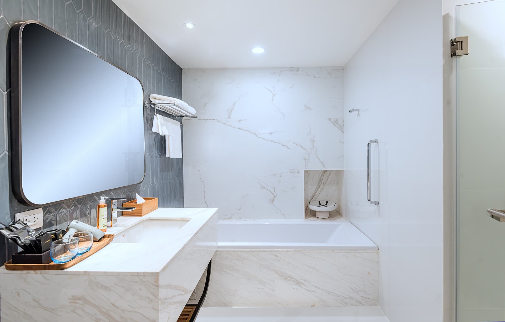 Bathroom in 1 Bedroom Deluxe at Amanta Sathorn