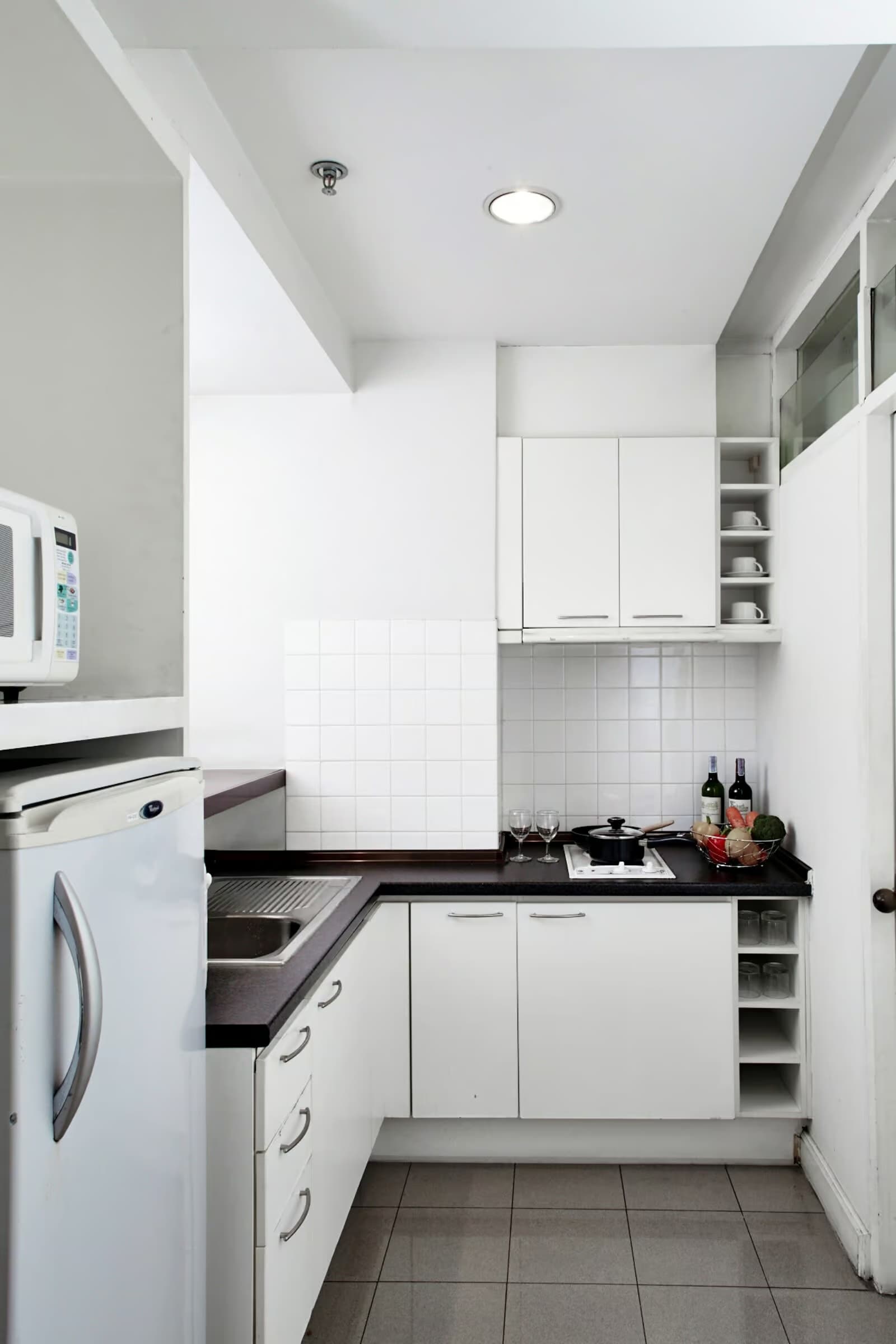 Kitchen in 1 Bedroom at Riverine Place