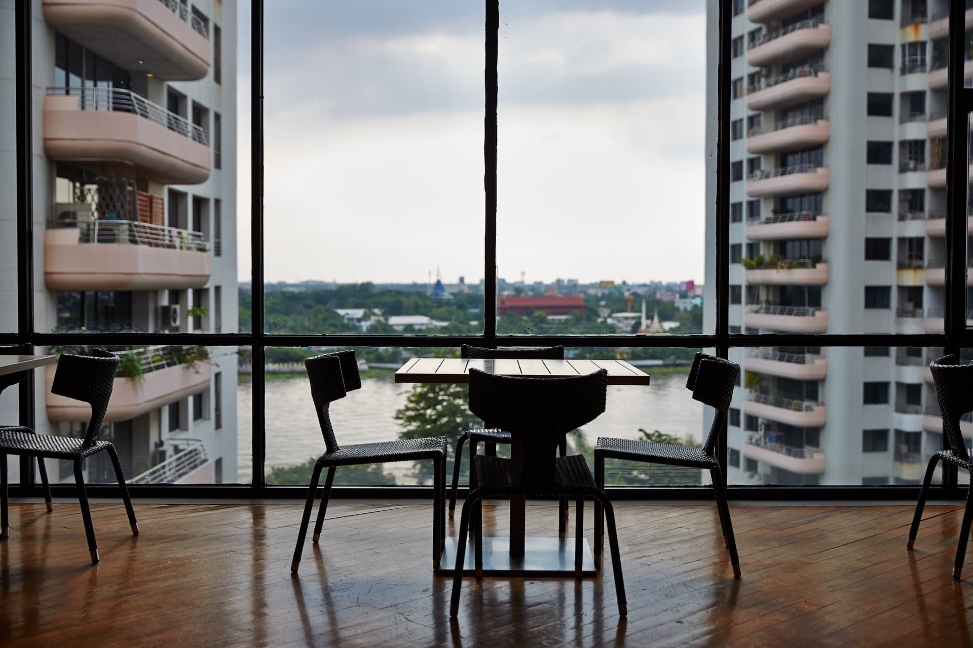 Narai Club rooftop lounge with Chao Phraya River view